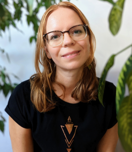 Portrait von Feli von upfox yoga and breath